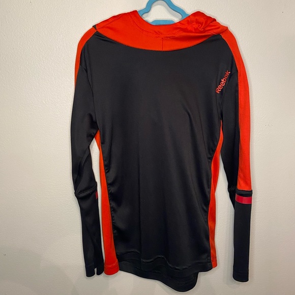 Reebok - Red Hooded Long Sleeve / Sweater - Size 5 - Picture 2 of 3
